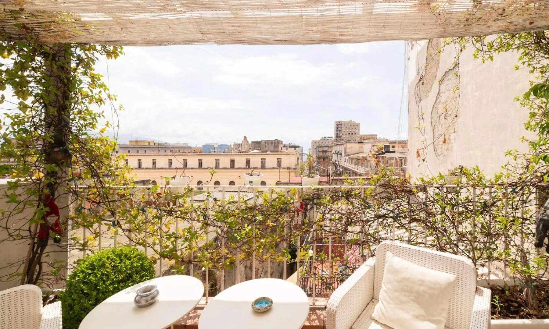 Laloren By Domusextra Naples 0*,  Italy